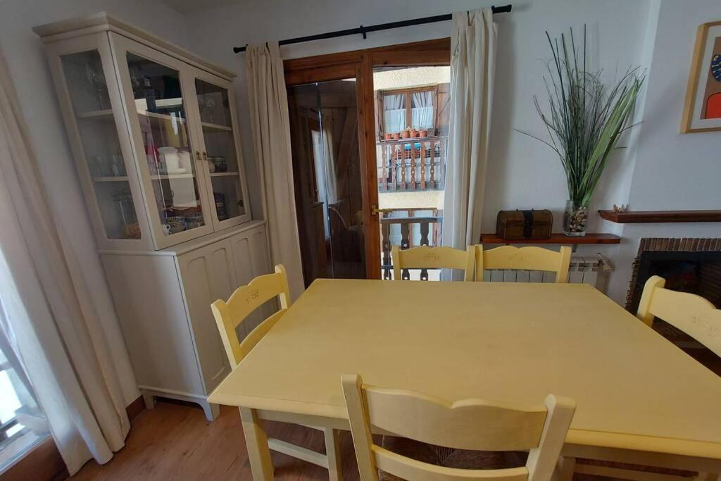 Casa Bihotz - Bonito Y Centrico Apartamento Con Garaje En Sallent Sallent De Gallego Ngoại thất bức ảnh